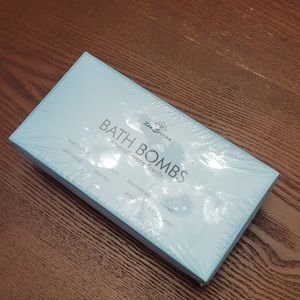 NEW Box of 8 bath bombs